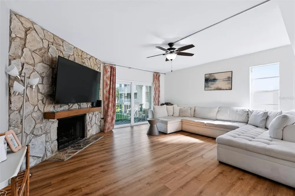 255 CAPRI CIRCLE #22 Treasure Island, FL 33706