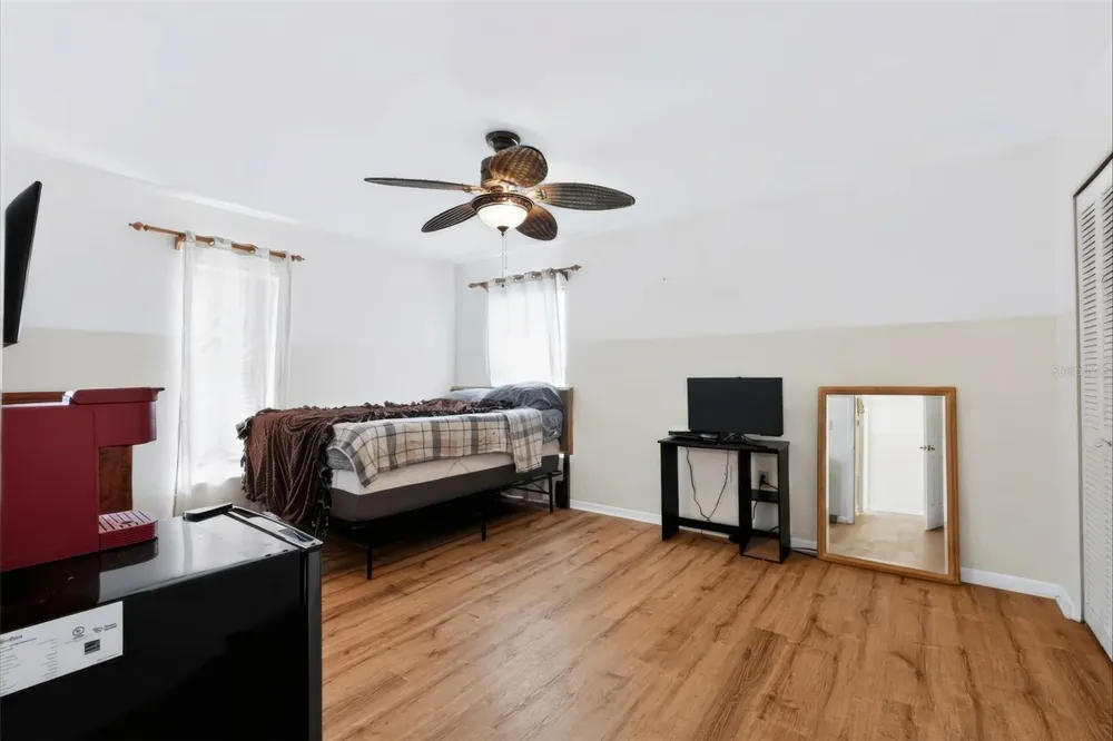 255 CAPRI CIRCLE #22 Treasure Island, FL 33706