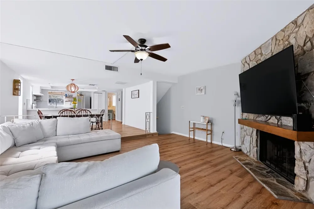 255 CAPRI CIRCLE #22 Treasure Island, FL 33706