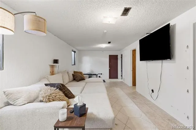 4002 Shelley Avenue Colorado Springs, CO 80910