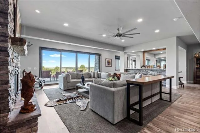 15295 E Cherry Creek Road Larkspur, CO 80118