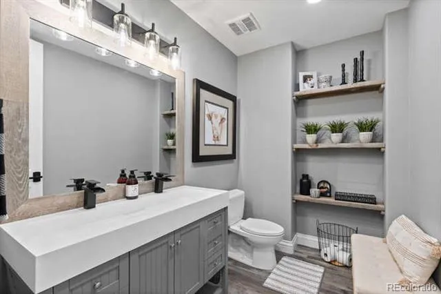15295 E Cherry Creek Road Larkspur, CO 80118