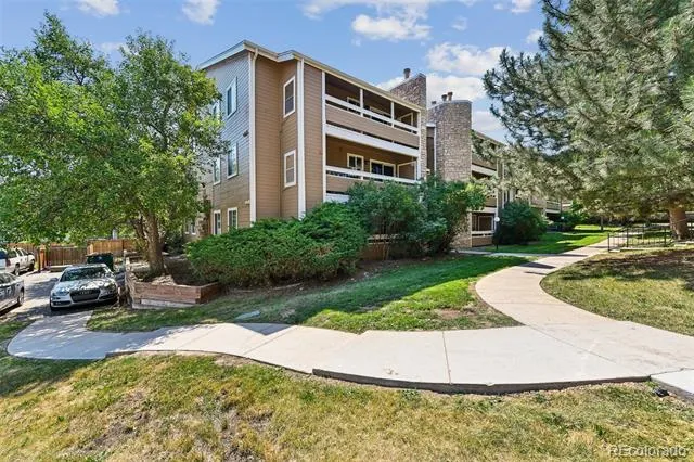 1075 S Elkhart Way #202 Aurora, CO 80012