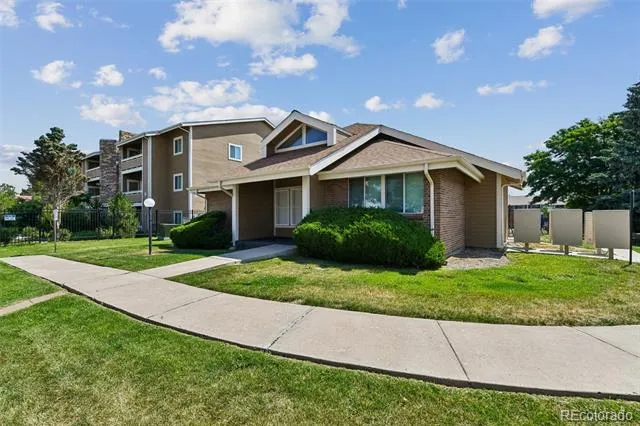 1075 S Elkhart Way #202 Aurora, CO 80012