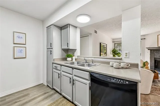 1075 S Elkhart Way #202 Aurora, CO 80012