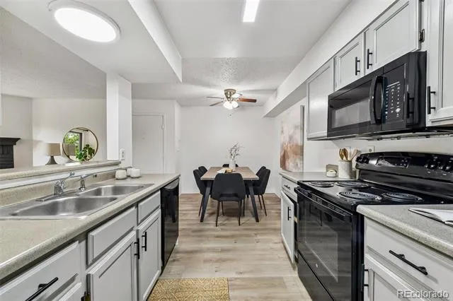 1075 S Elkhart Way #202 Aurora, CO 80012
