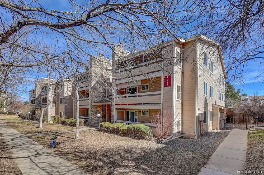 1075 S Elkhart Way #302 Aurora, CO 80012