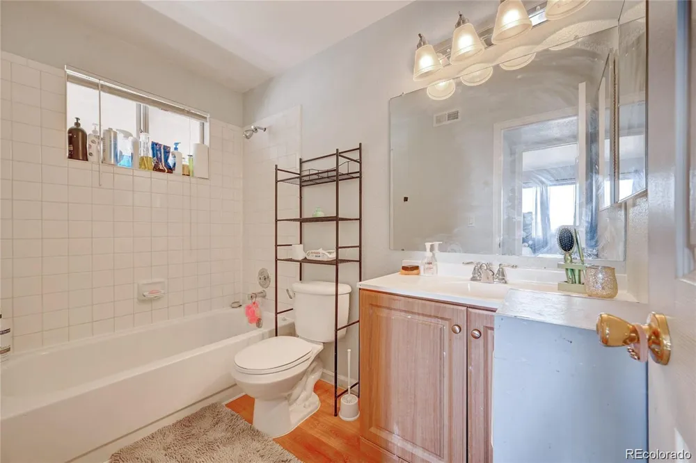 1075 S Elkhart Way #302 Aurora, CO 80012