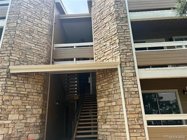 1075 S Elkhart Way #302 Aurora, CO 80012