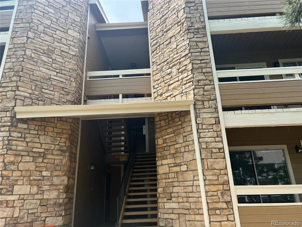 1075 S Elkhart Way #302 Aurora, CO 80012