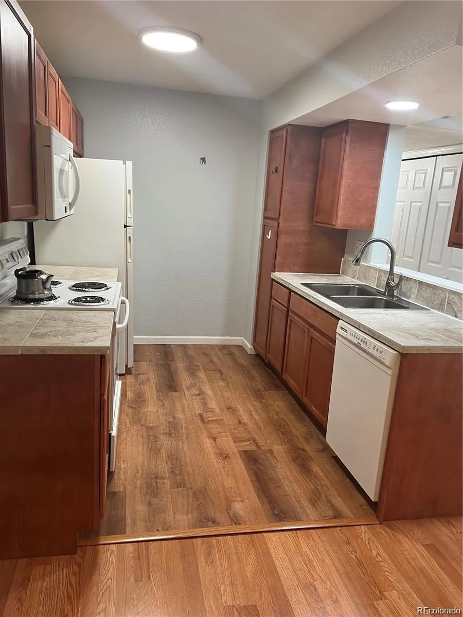 1075 S Elkhart Way #302 Aurora, CO 80012