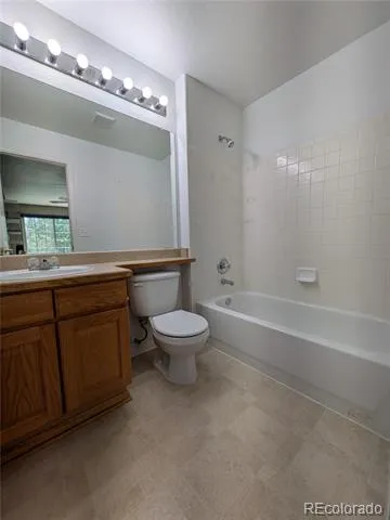 19613 E 39th Avenue Denver, CO 80249