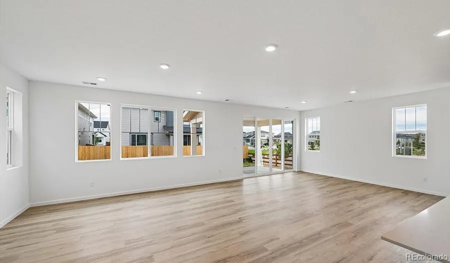 45932 Wood Thrush Avenue Bennett, CO 80102
