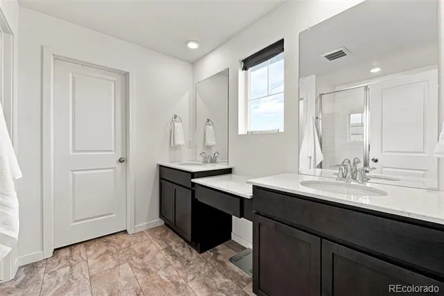 2144 S Fultondale Court Aurora, CO 80018