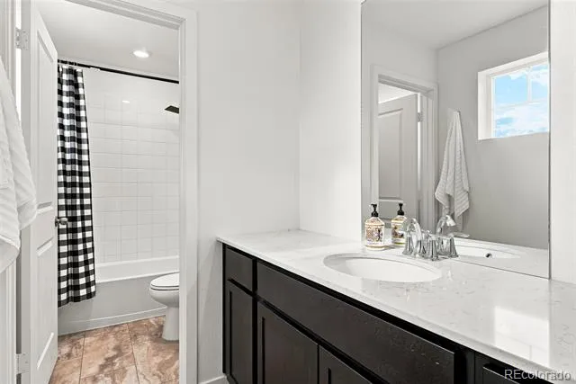 2144 S Fultondale Court Aurora, CO 80018