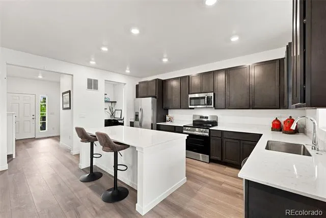 2144 S Fultondale Court Aurora, CO 80018