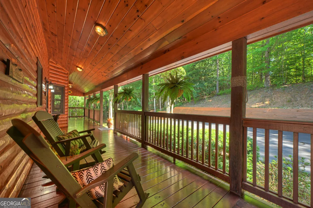 2975 Mountain Tops RD Blue Ridge, GA 30513