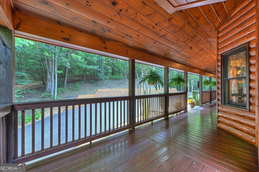 2975 Mountain Tops RD Blue Ridge, GA 30513
