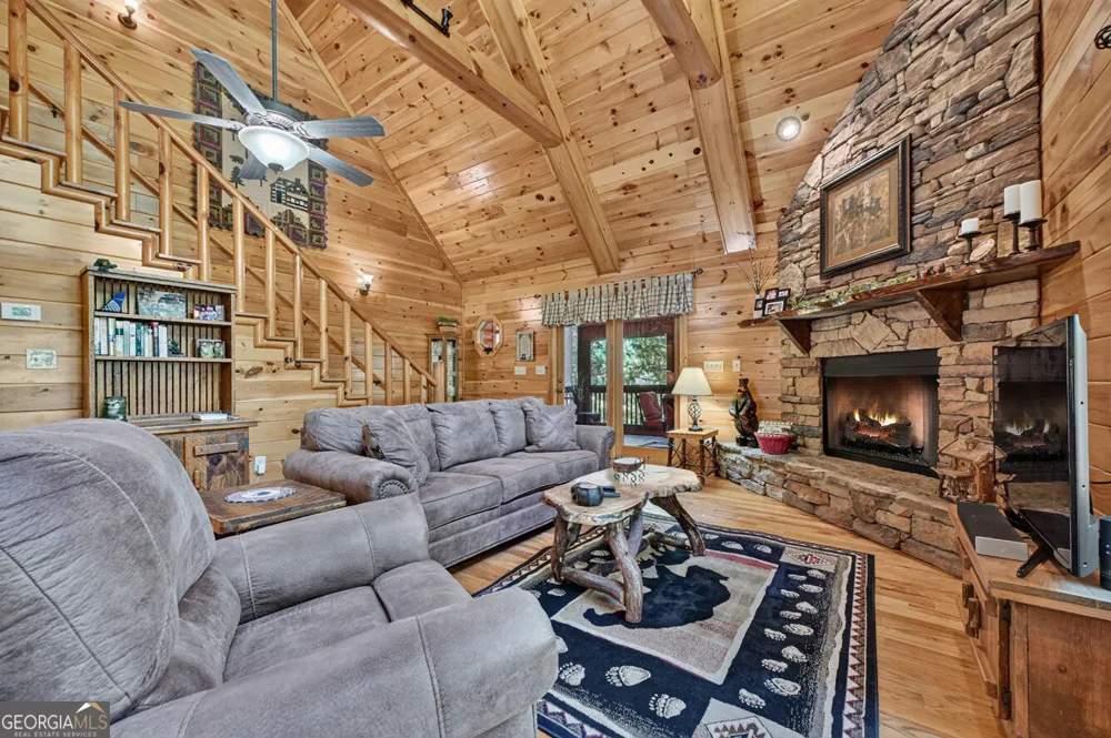 2975 Mountain Tops RD Blue Ridge, GA 30513
