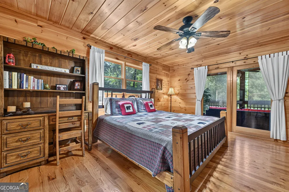 2975 Mountain Tops RD Blue Ridge, GA 30513