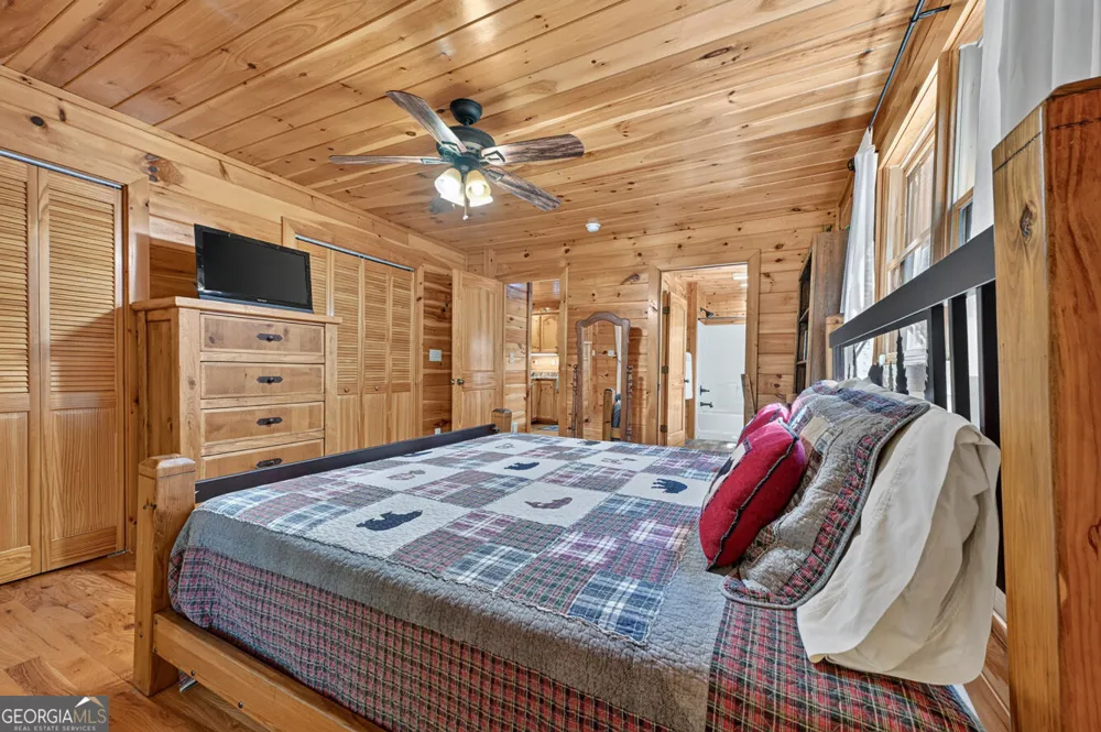 2975 Mountain Tops RD Blue Ridge, GA 30513
