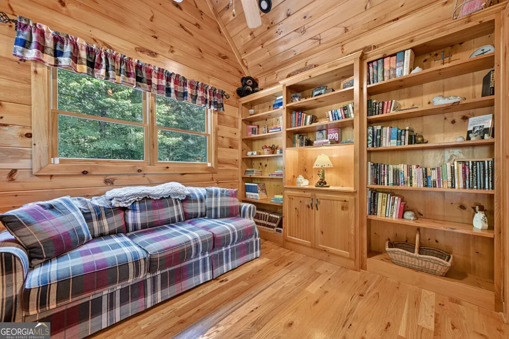 2975 Mountain Tops RD Blue Ridge, GA 30513