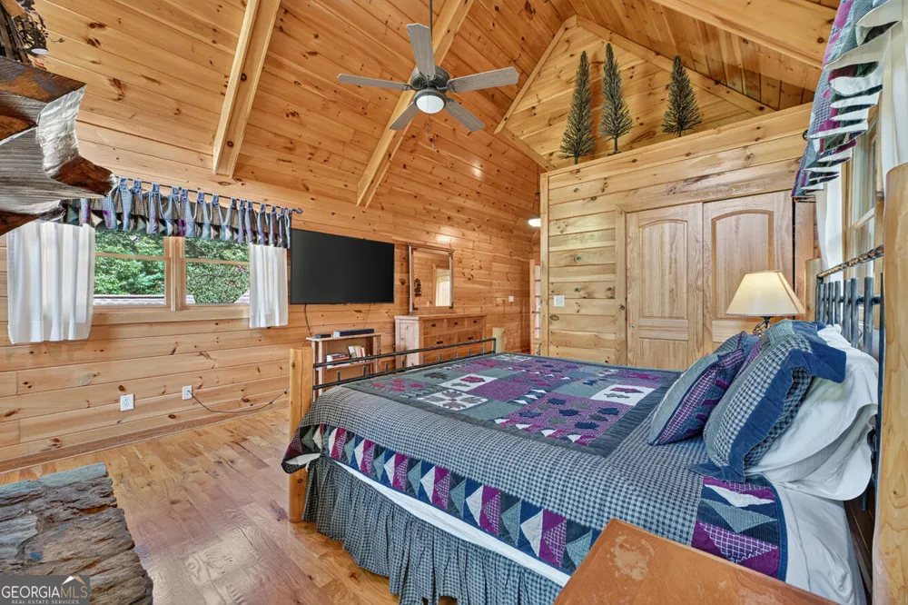 2975 Mountain Tops RD Blue Ridge, GA 30513