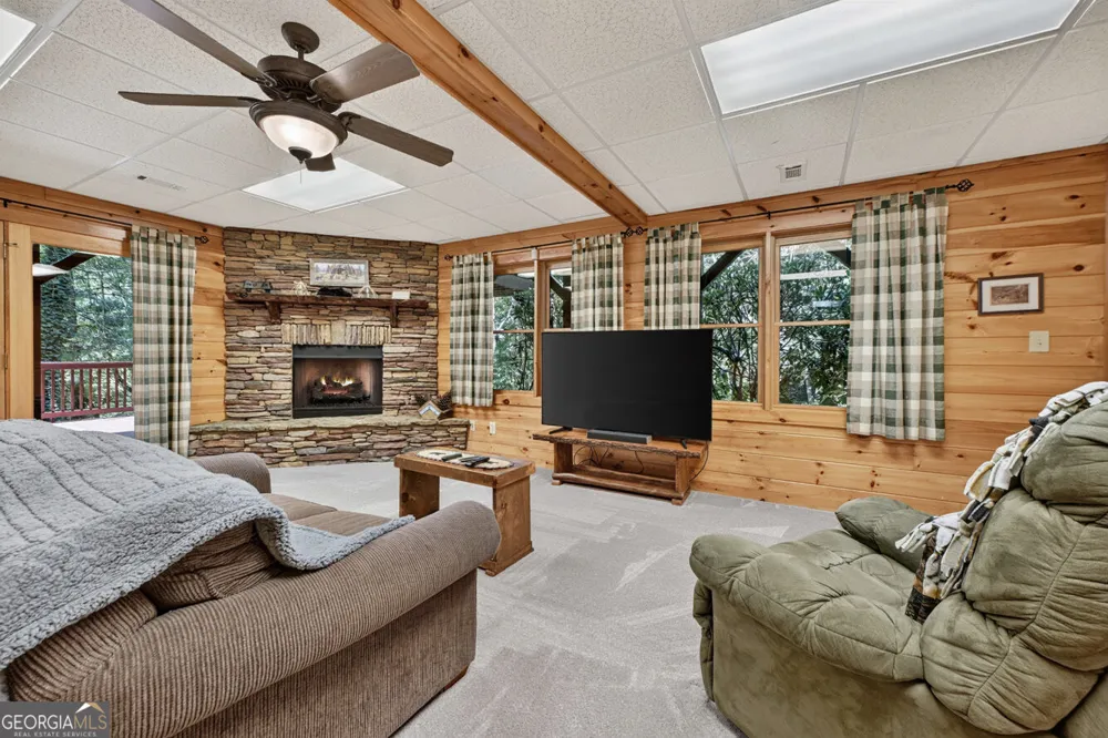 2975 Mountain Tops RD Blue Ridge, GA 30513