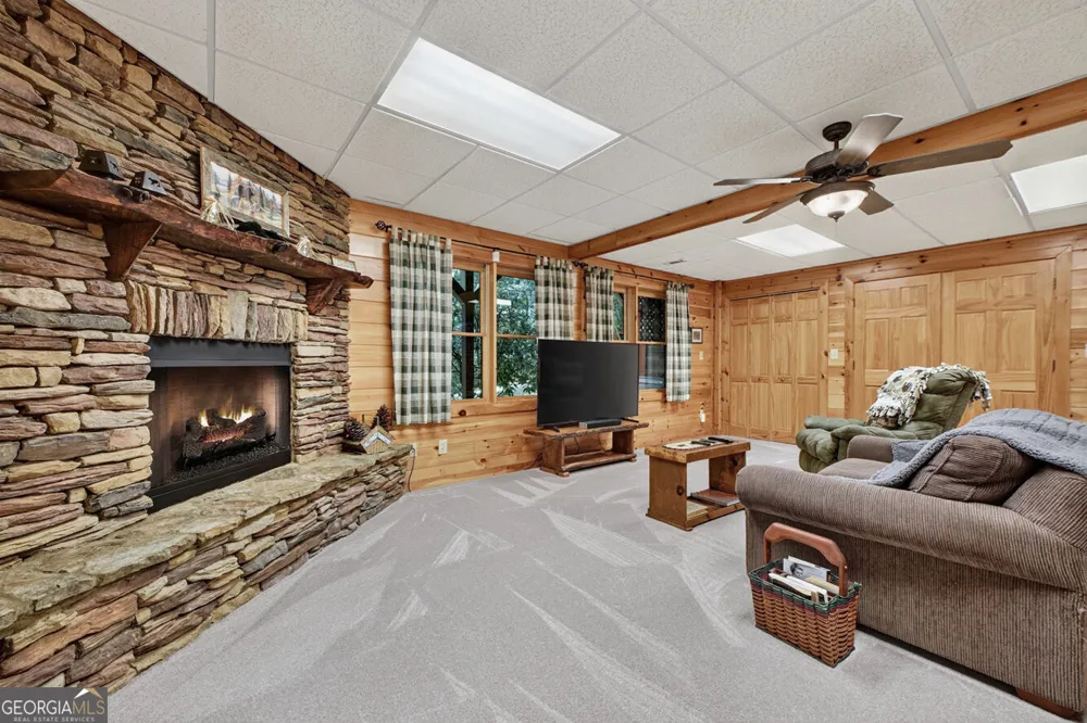2975 Mountain Tops RD Blue Ridge, GA 30513