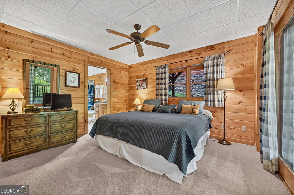 2975 Mountain Tops RD Blue Ridge, GA 30513