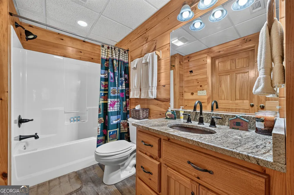 2975 Mountain Tops RD Blue Ridge, GA 30513