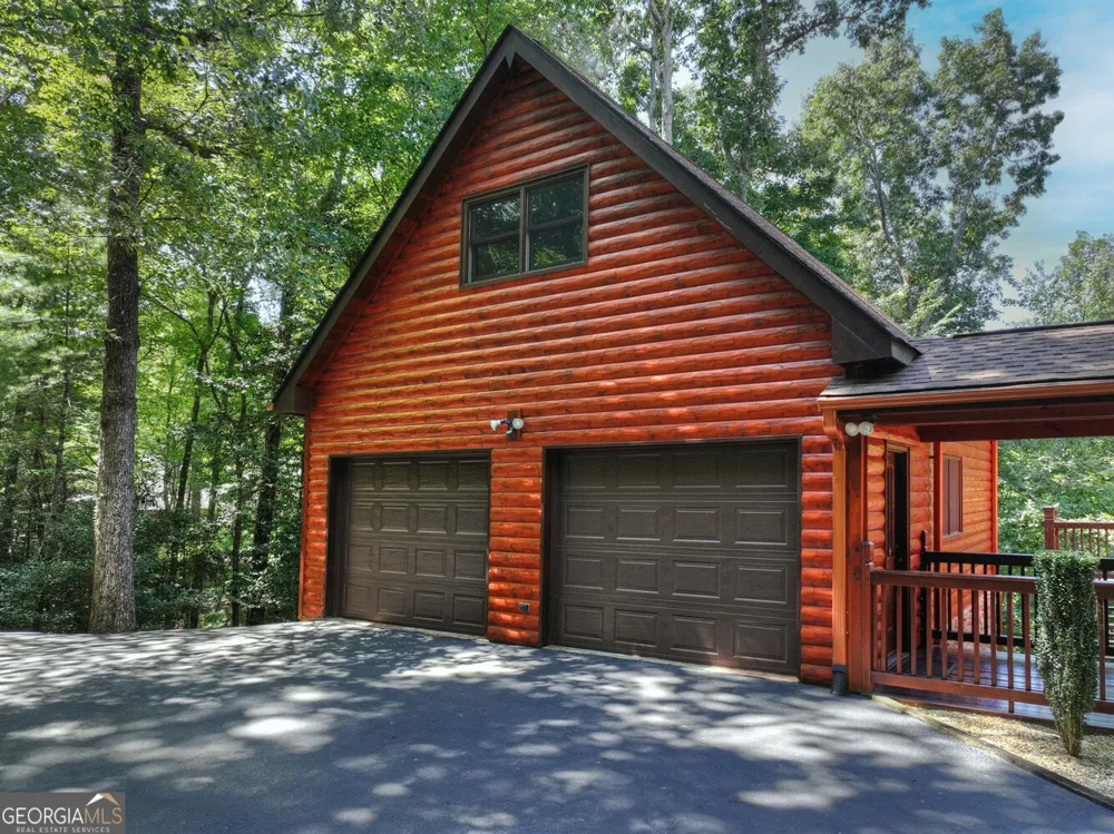 2975 Mountain Tops RD Blue Ridge, GA 30513