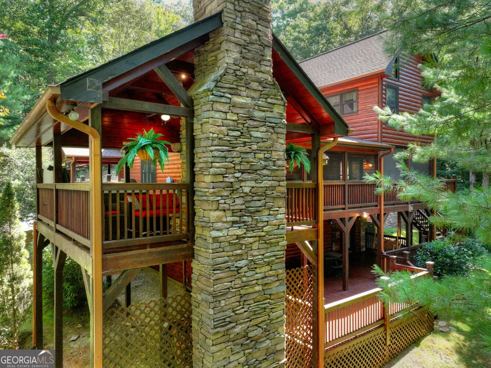 2975 Mountain Tops RD Blue Ridge, GA 30513