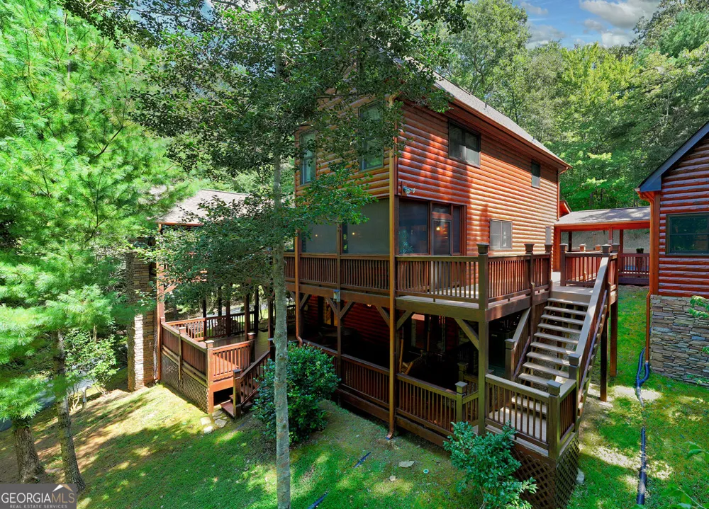 2975 Mountain Tops RD Blue Ridge, GA 30513