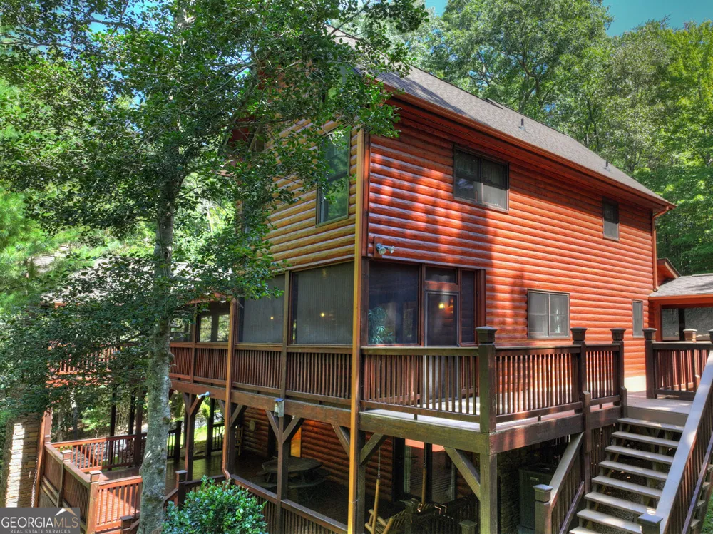 2975 Mountain Tops RD Blue Ridge, GA 30513