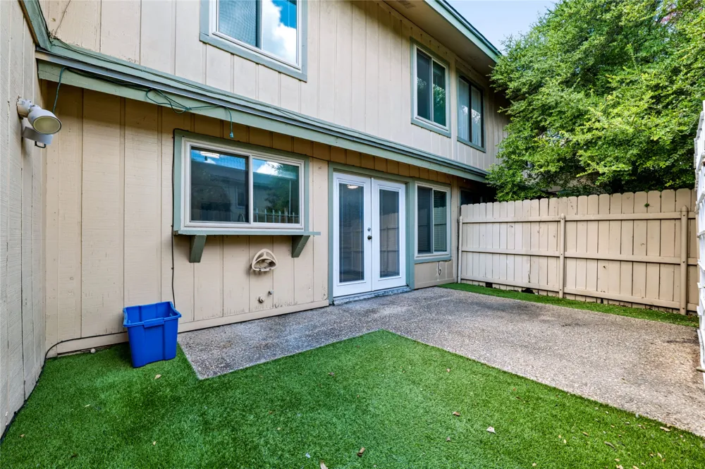 911 W Village Lane Austin, TX 78758