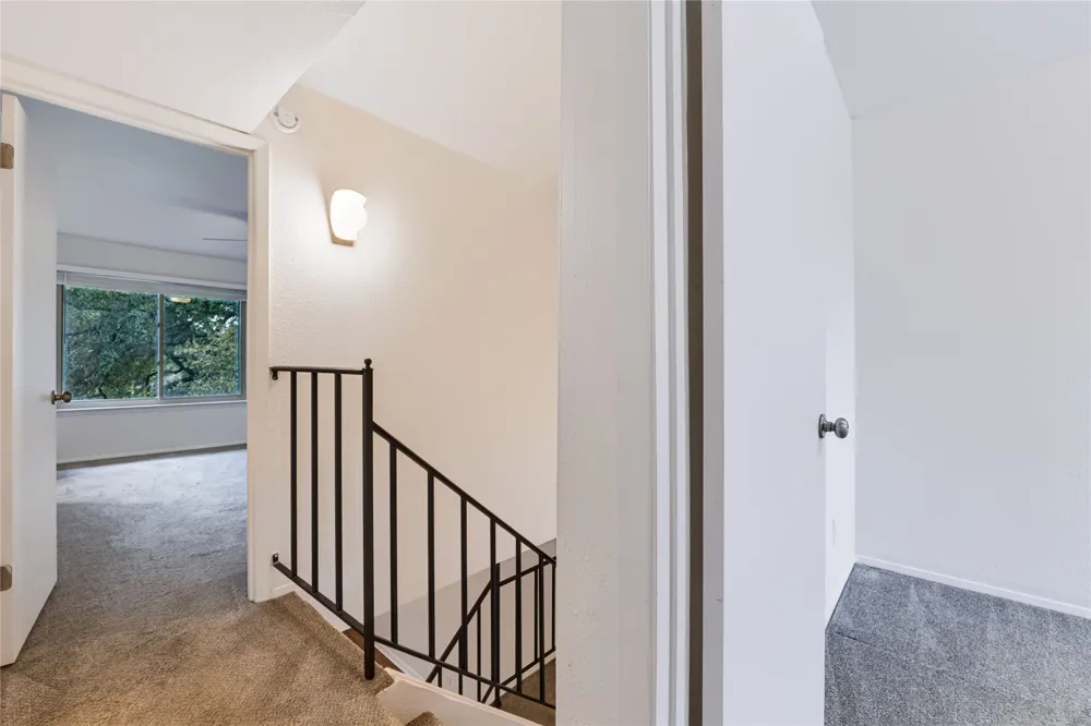 911 W Village Lane Austin, TX 78758