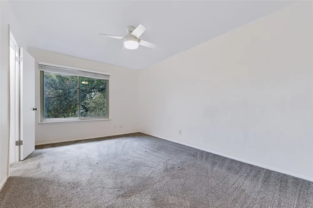 911 W Village Lane Austin, TX 78758