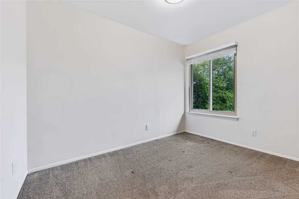 911 W Village Lane Austin, TX 78758