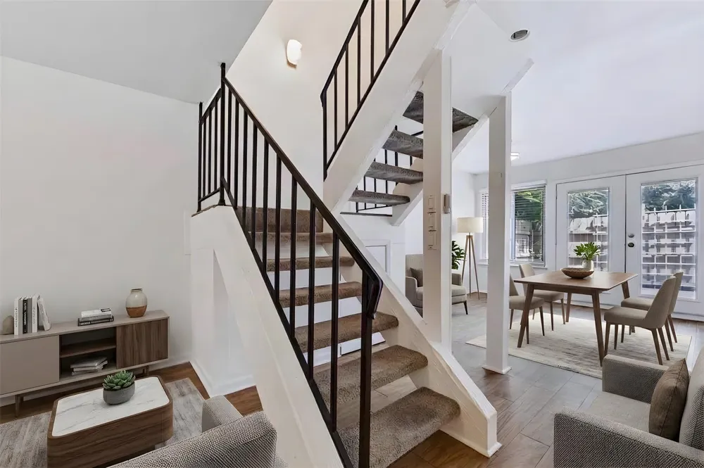 911 W Village Lane Austin, TX 78758