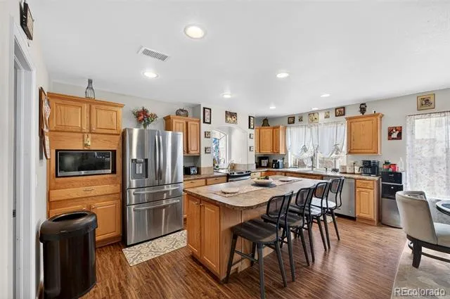 11886 Helena Street Commerce City, CO 80022