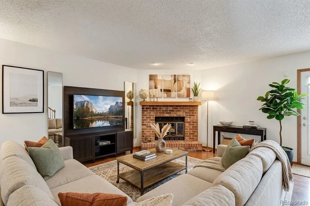 2054 S Balsam Street Lakewood, CO 80227