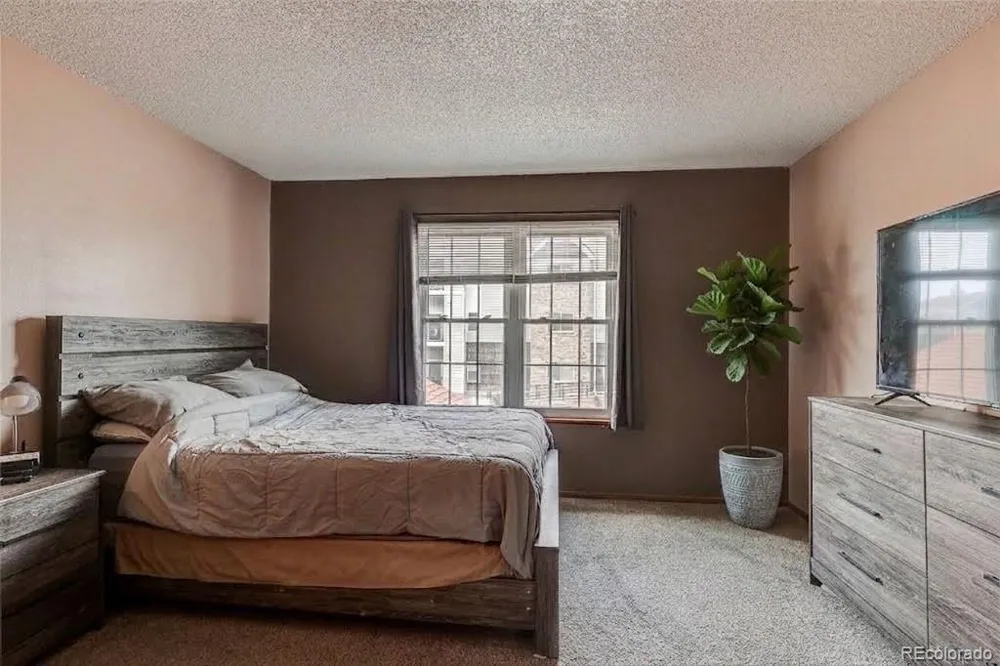 2054 S Balsam Street Lakewood, CO 80227