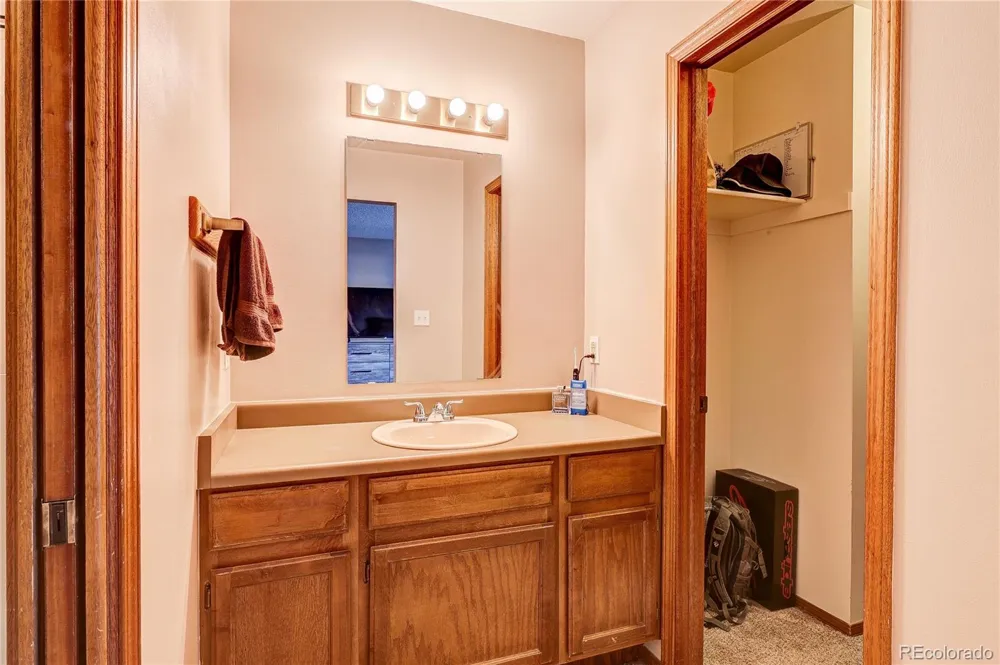 2054 S Balsam Street Lakewood, CO 80227