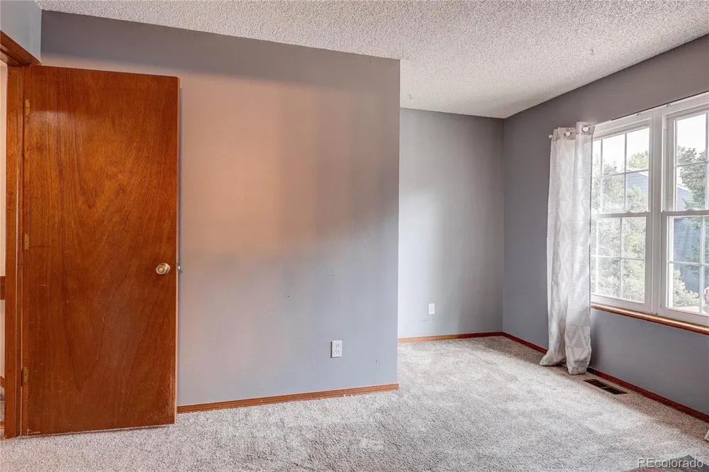 2054 S Balsam Street Lakewood, CO 80227