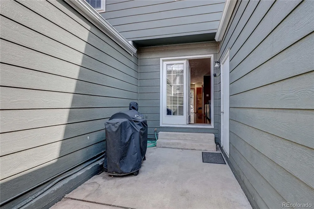 2054 S Balsam Street Lakewood, CO 80227