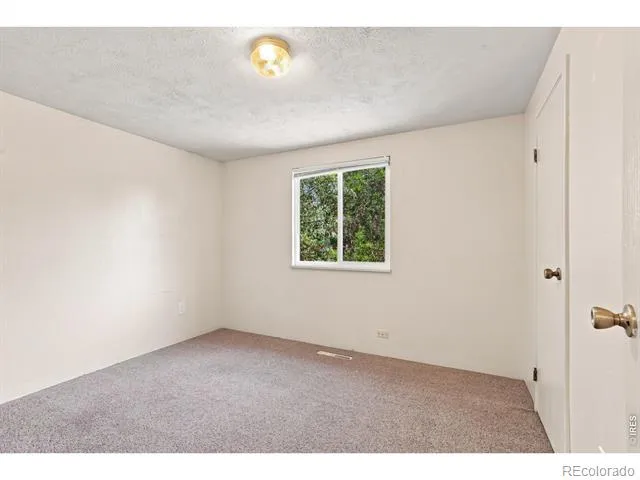 942 Granite Court Longmont, CO 80504
