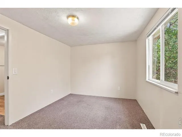 942 Granite Court Longmont, CO 80504