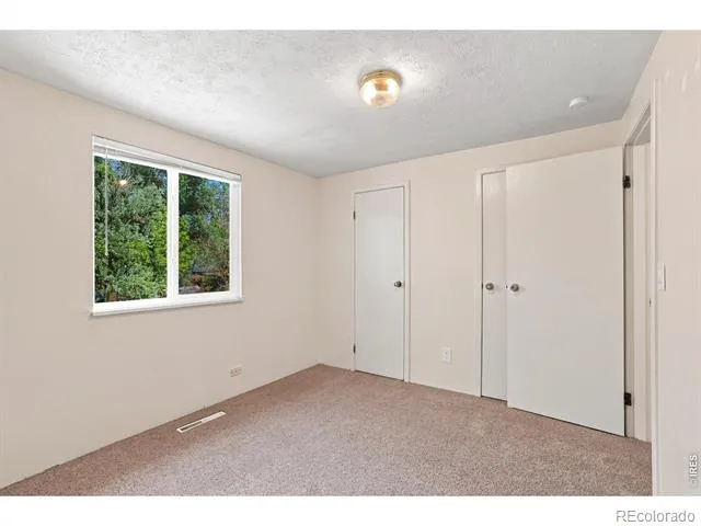 942 Granite Court Longmont, CO 80504