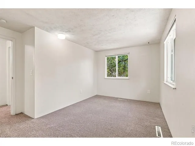 942 Granite Court Longmont, CO 80504